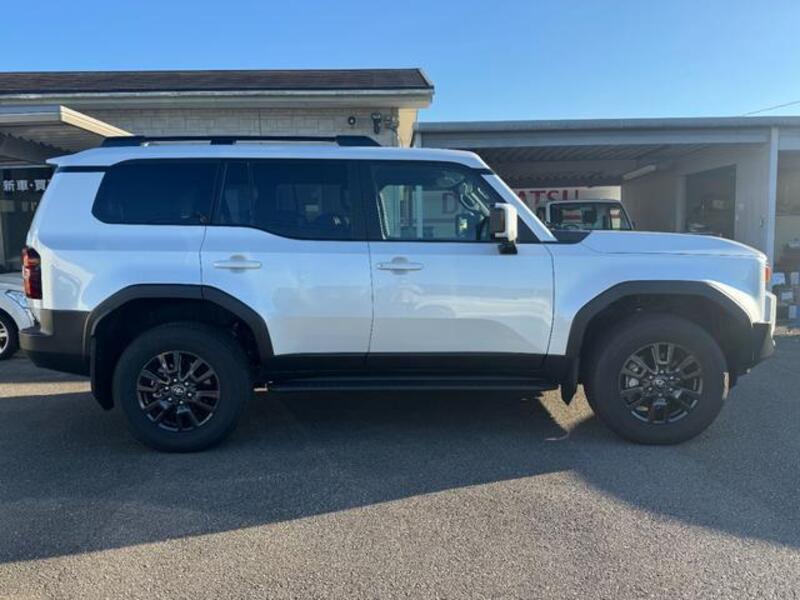 LAND CRUISER 250