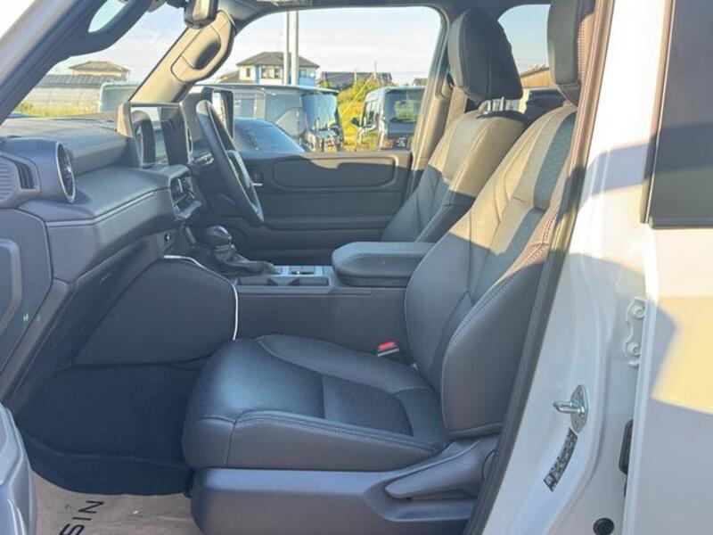 LAND CRUISER 250