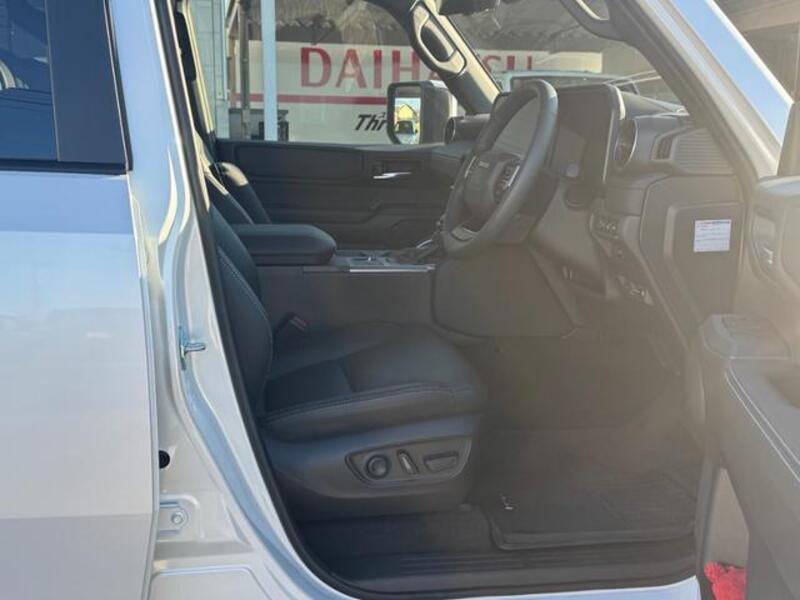 LAND CRUISER 250