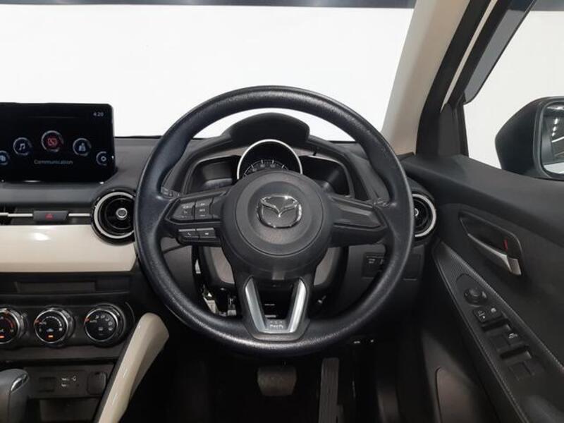 MAZDA2