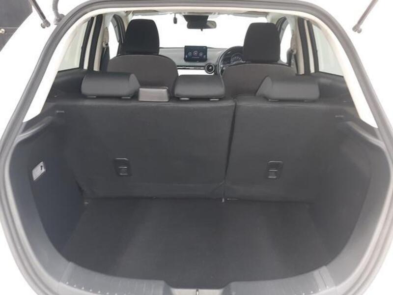 MAZDA2