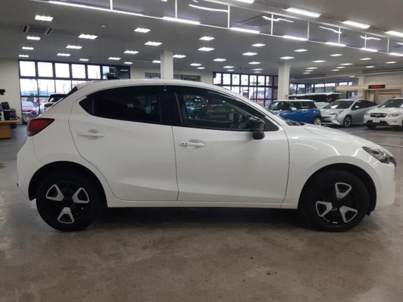 MAZDA2