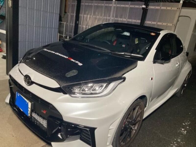 GR YARIS-0