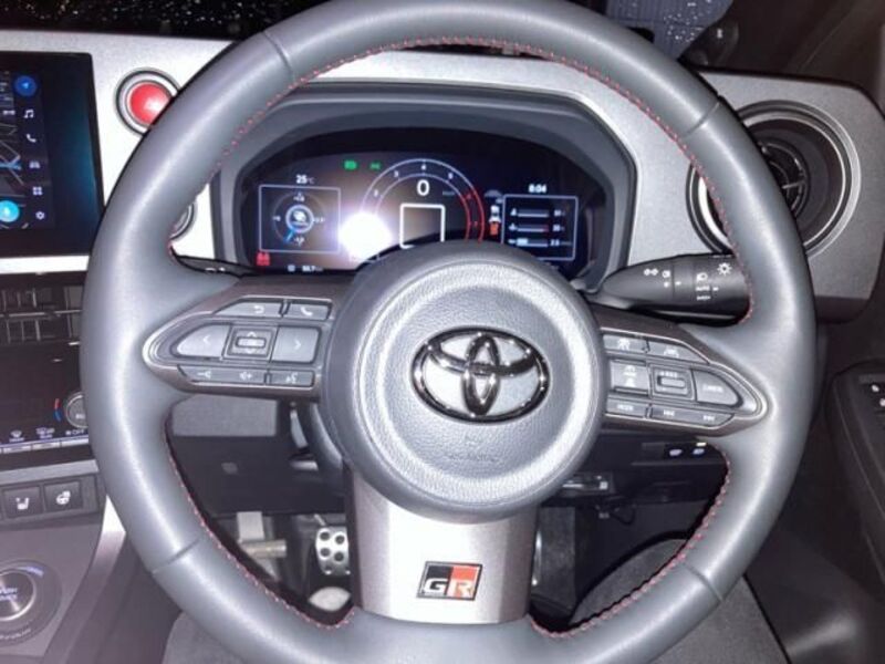GR YARIS