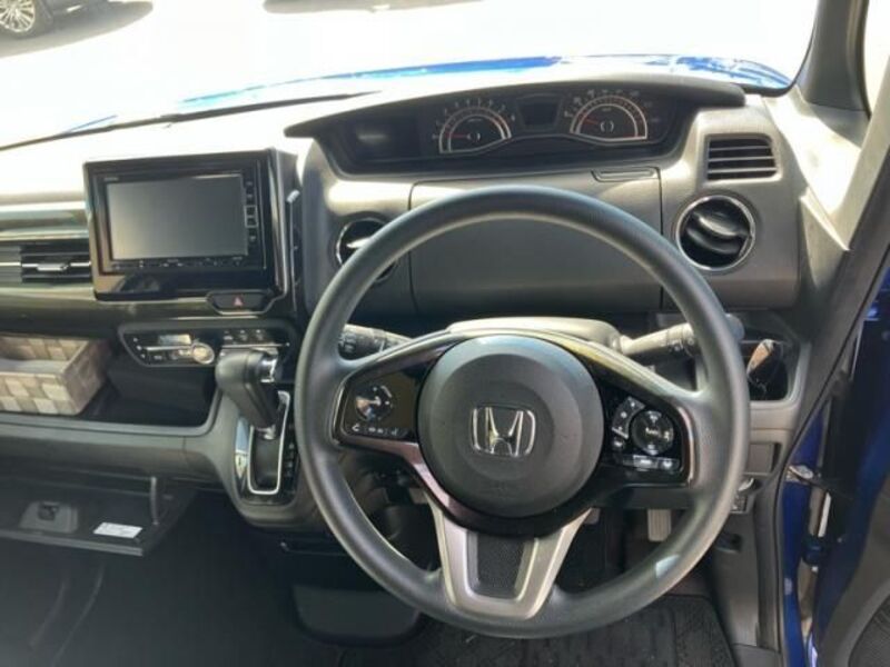 N BOX CUSTOM
