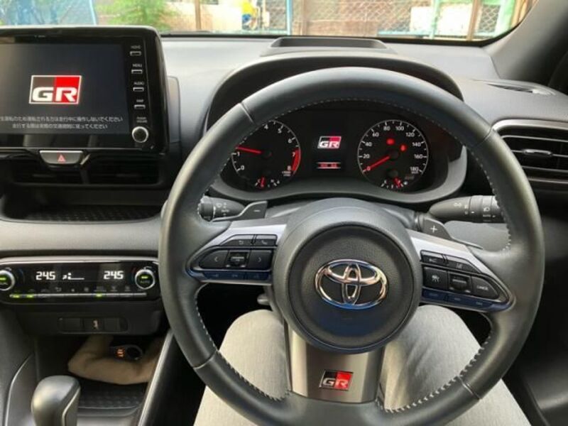 GR YARIS