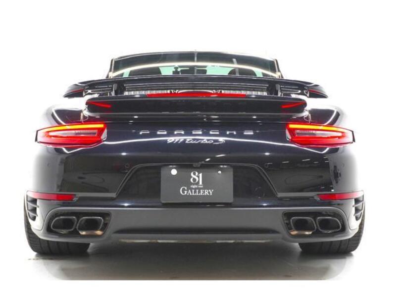 911