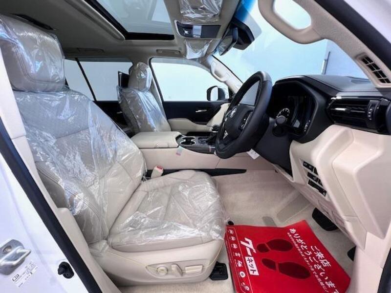 LAND CRUISER