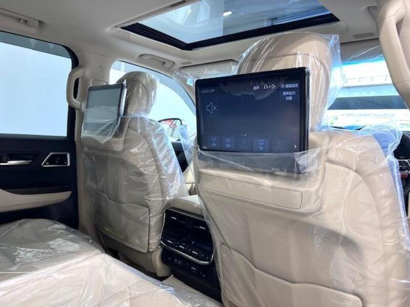 LAND CRUISER