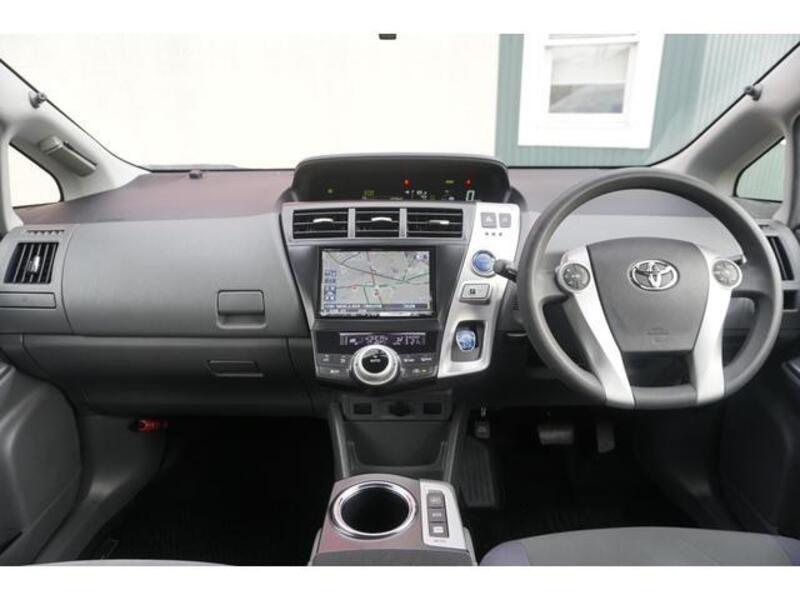 PRIUS ALPHA