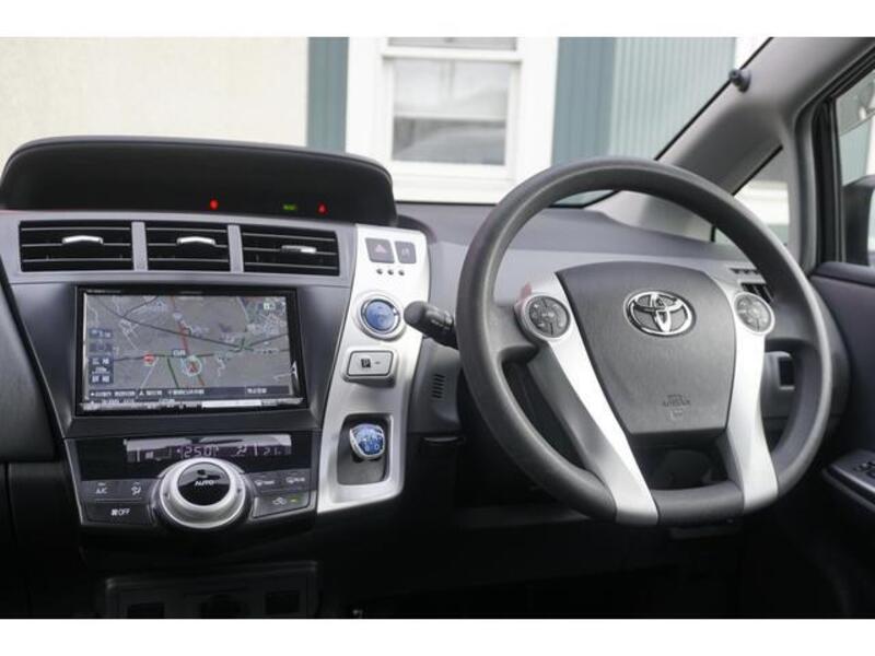 PRIUS ALPHA