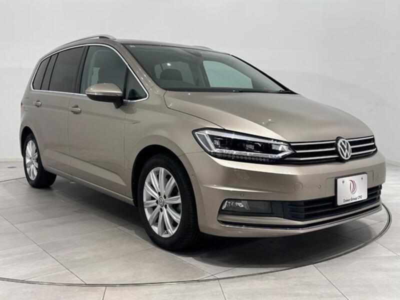 VOLKSWAGEN GOLF TOURAN