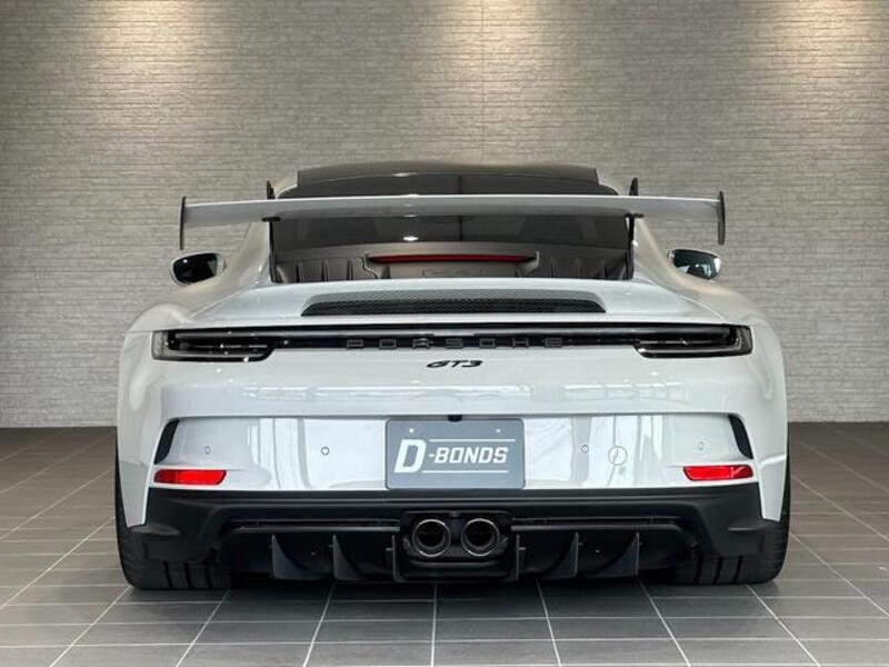 911
