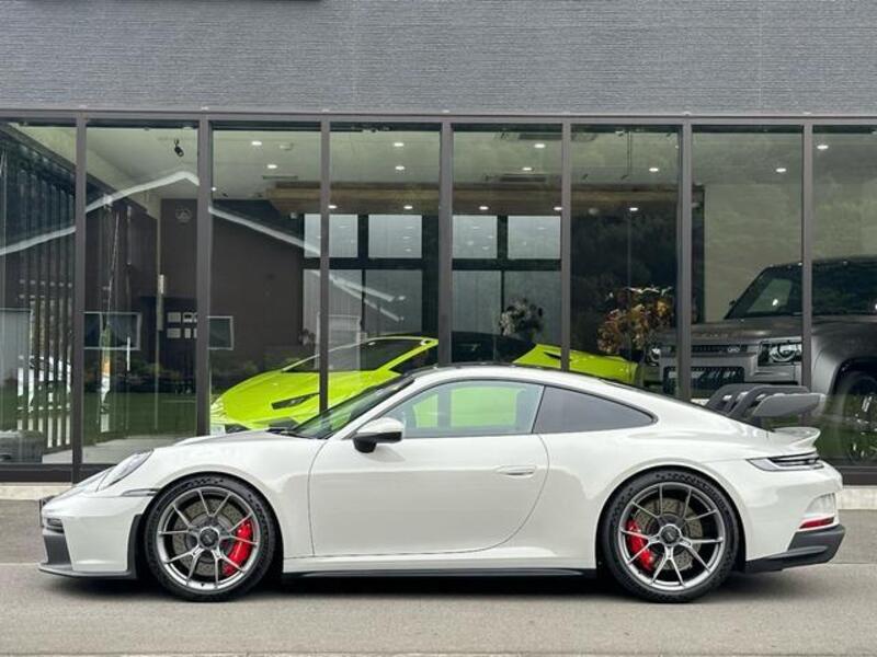 911