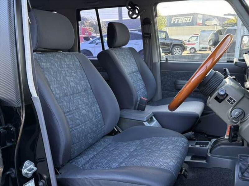 LAND CRUISER