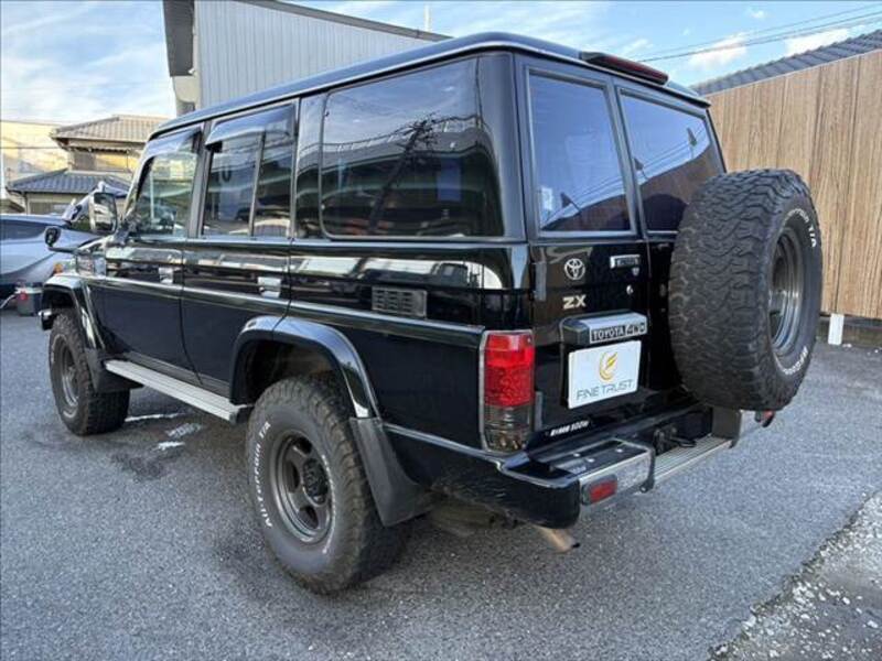 LAND CRUISER