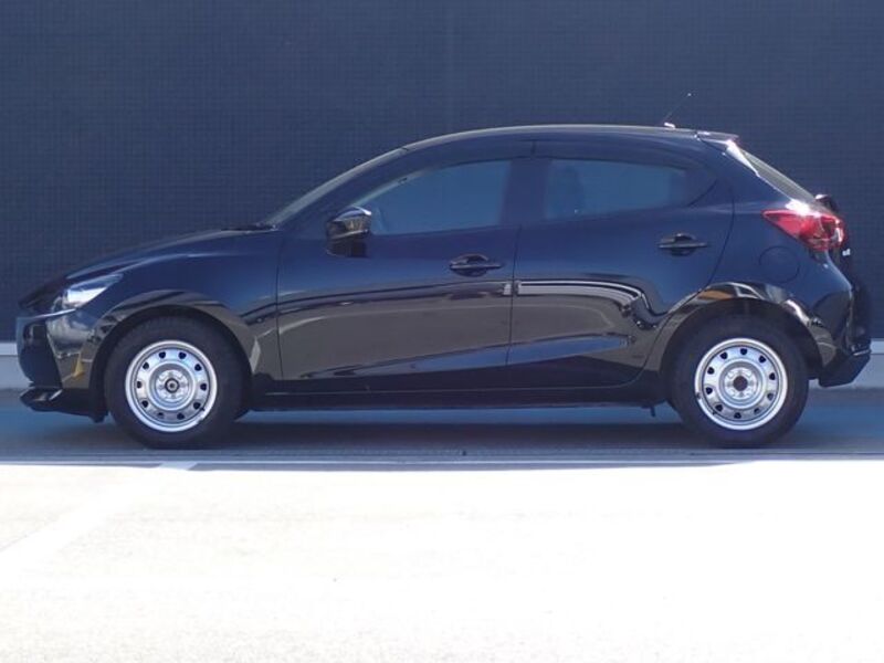 MAZDA2