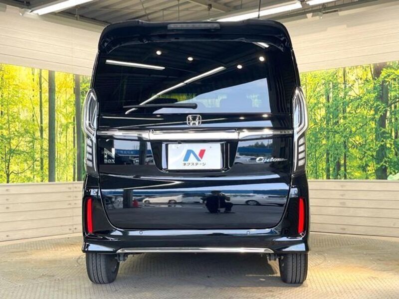 N BOX CUSTOM