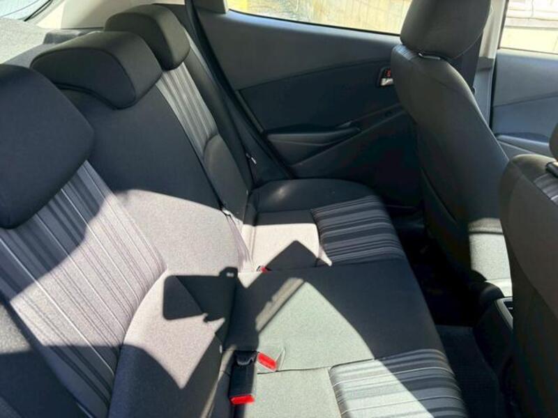 MAZDA2