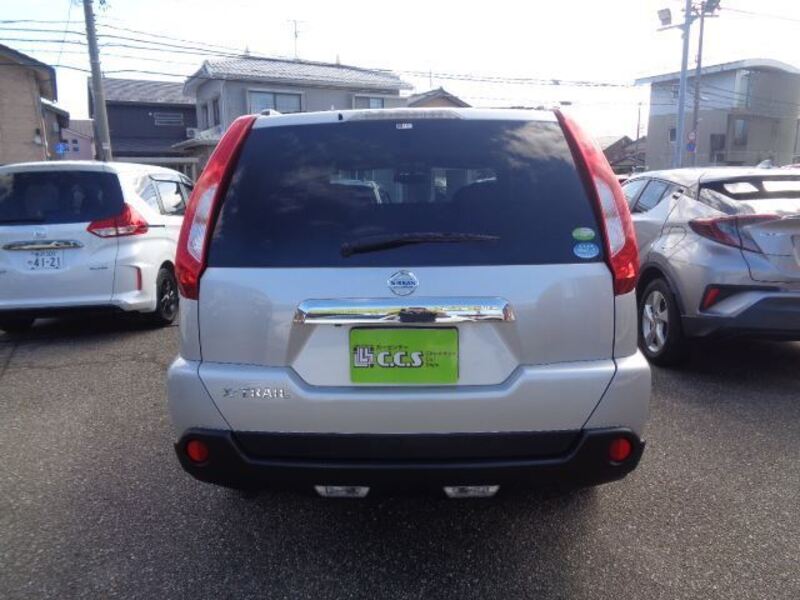 X-TRAIL