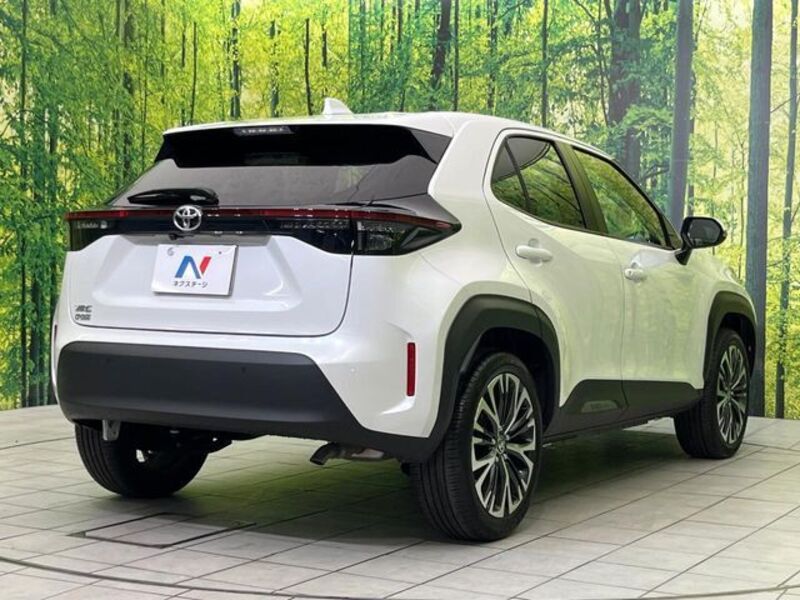 YARIS CROSS