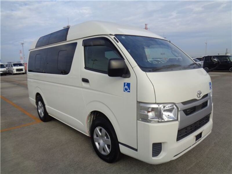 TOYOTA HIACE