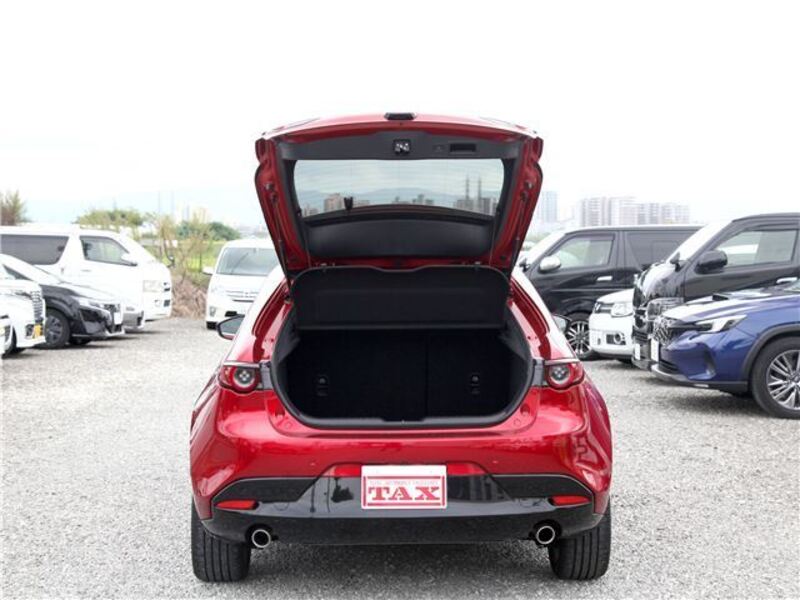 MAZDA3