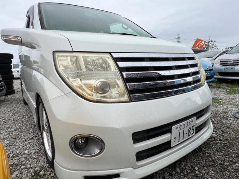 NISSAN ELGRAND