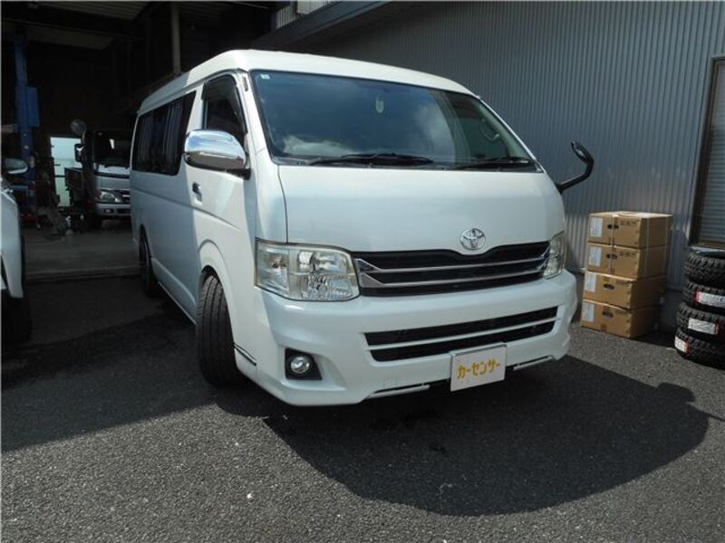 TOYOTA HIACE