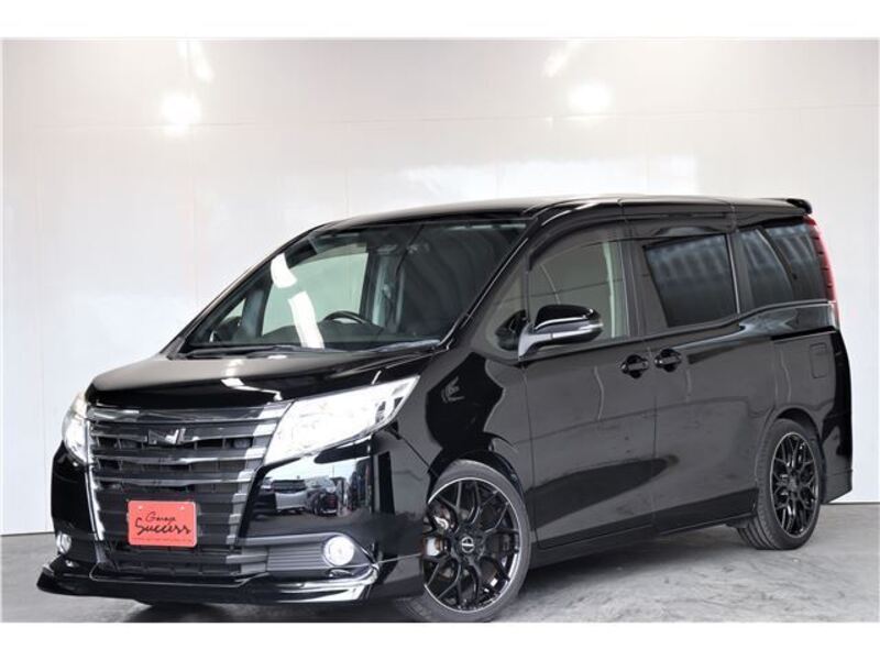 TOYOTA NOAH