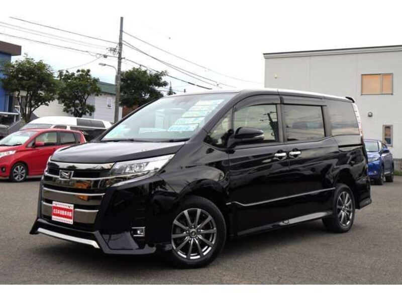 TOYOTA NOAH