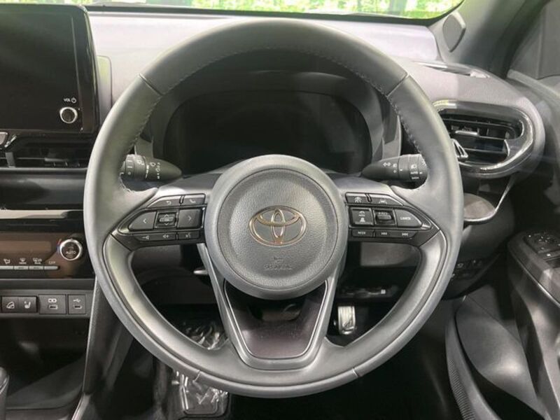 YARIS CROSS