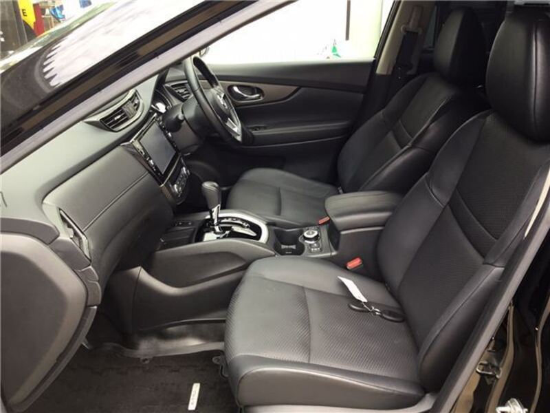 X-TRAIL