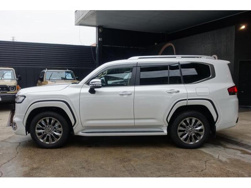 LAND CRUISER