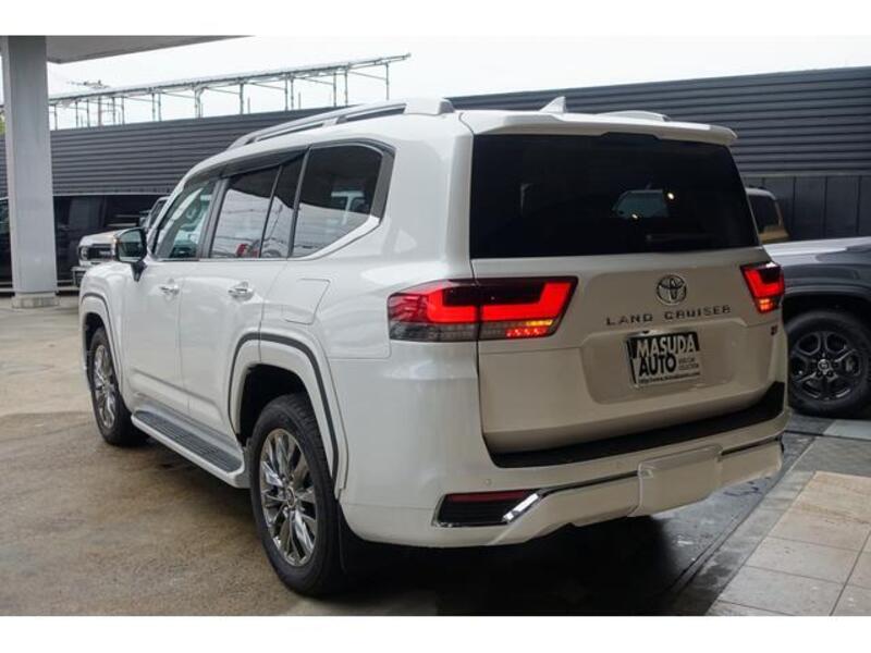 LAND CRUISER