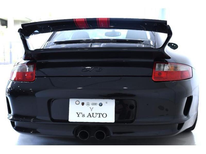 911