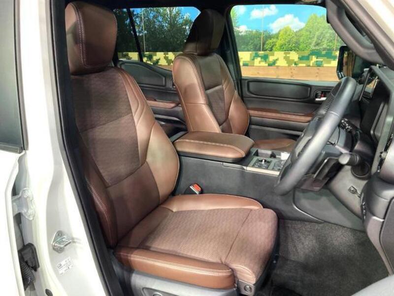 LAND CRUISER 250