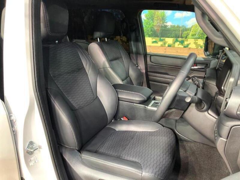 LAND CRUISER 250