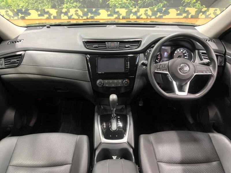 X-TRAIL