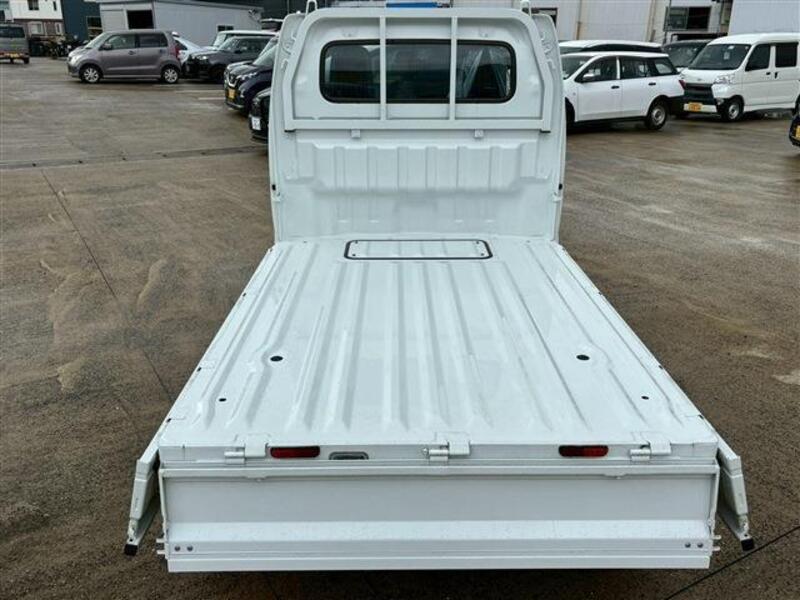 CLIPPER TRUCK