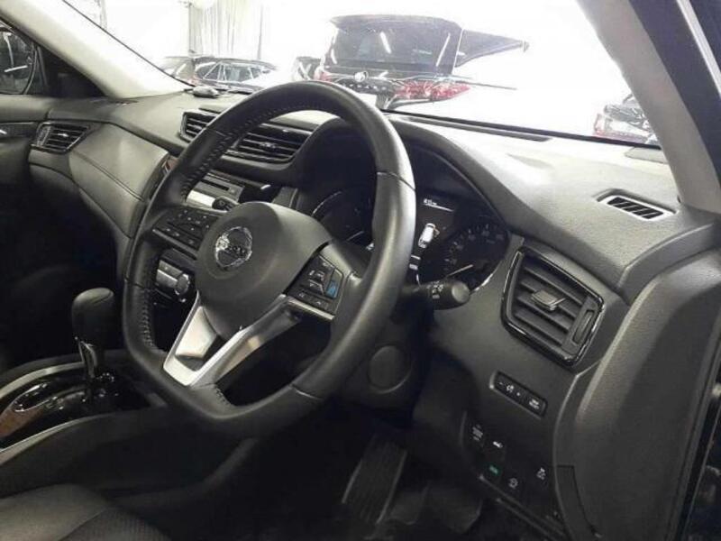 X-TRAIL