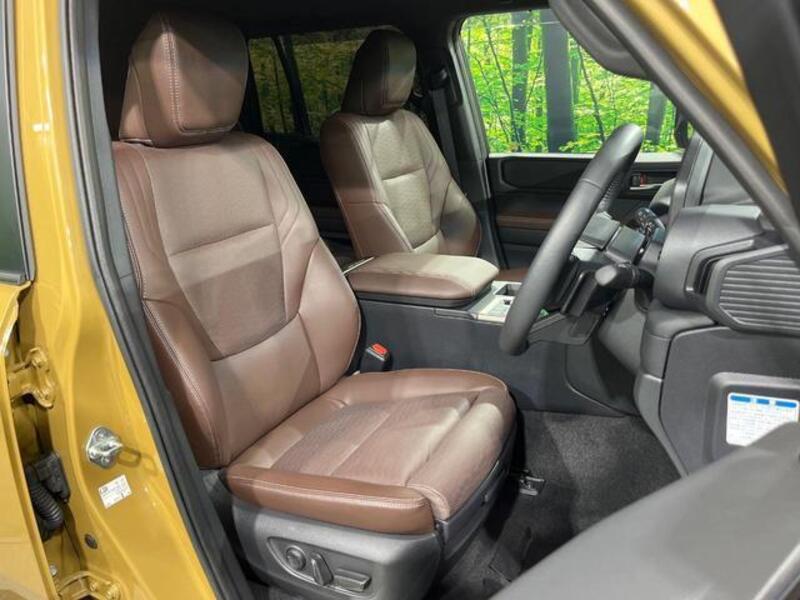 LAND CRUISER 250