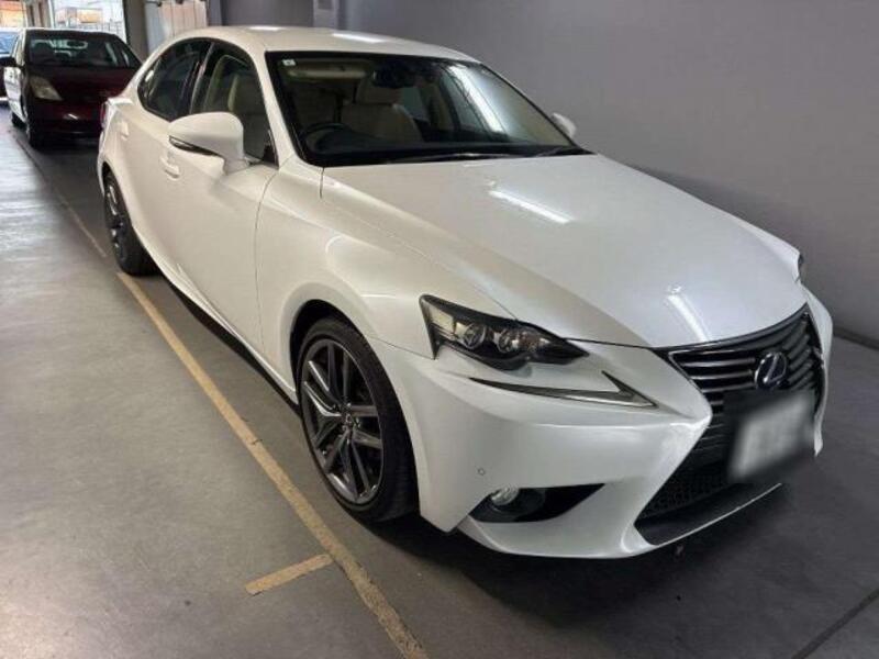 LEXUS IS