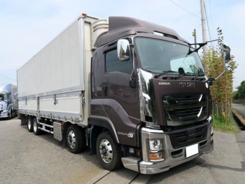 ISUZU GIGA