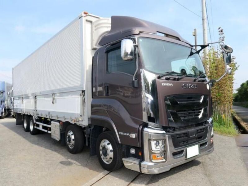 ISUZU GIGA
