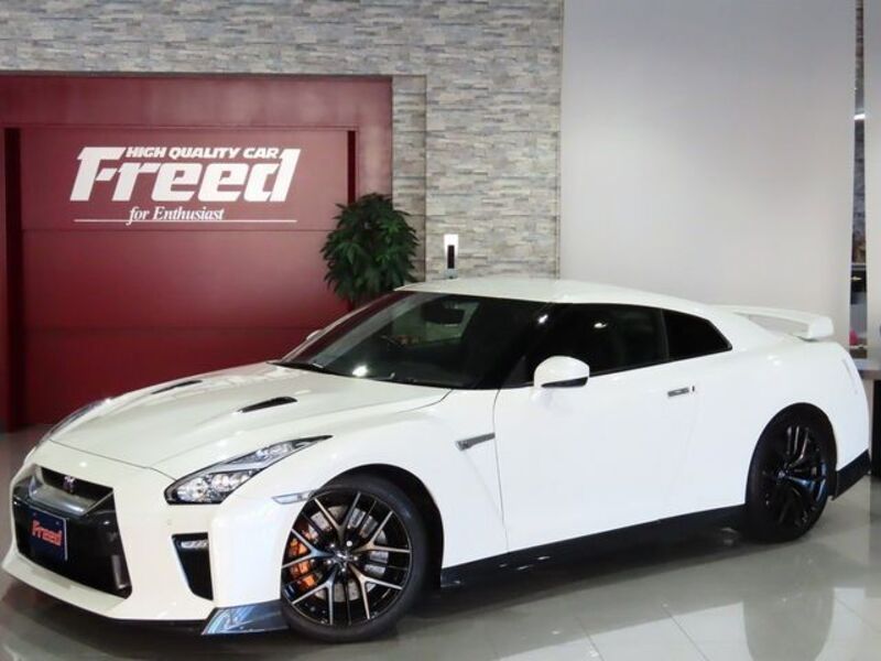 NISSAN GT-R