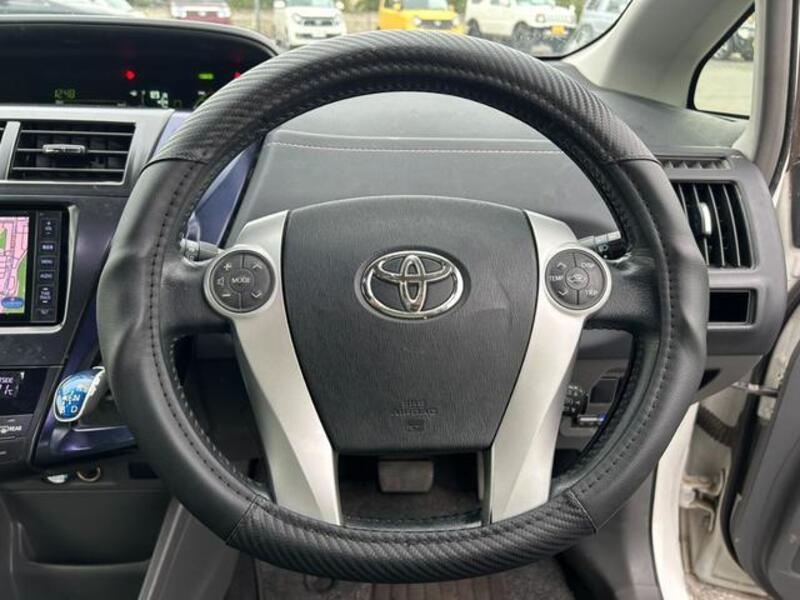PRIUS ALPHA
