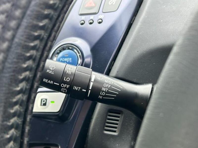 PRIUS ALPHA