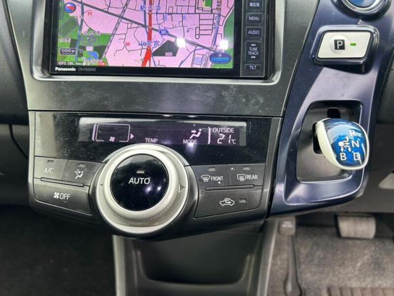 PRIUS ALPHA
