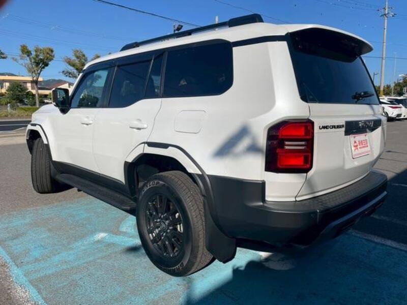 LAND CRUISER 250